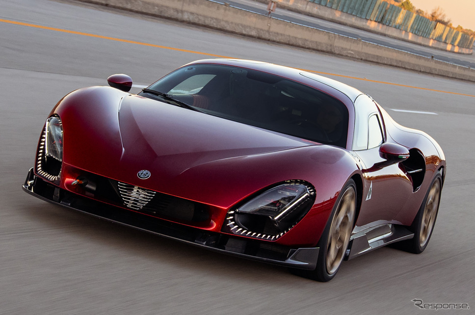 アルファロメオ『33ストラダーレ』の高速テストの様子《photo by Alfa Romeo》