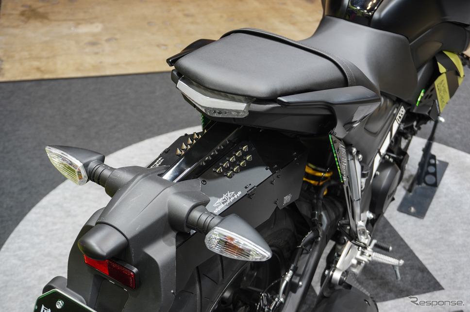 ヤマハ発動機×中央町戦術工芸「装甲弐輪試作機『駆動125』」(東京コミコン2024)《写真撮影 宮崎壮人》