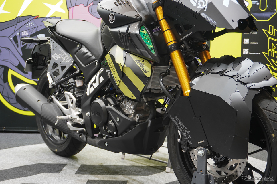 ヤマハ発動機×中央町戦術工芸「装甲弐輪試作機『駆動125』」(東京コミコン2024)《写真撮影 宮崎壮人》