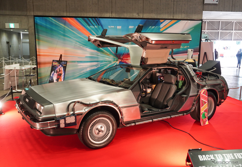 『バック・トゥ・ザ・フューチャー Part2』のデロリアン(東京コミコン2024)《写真撮影 宮崎壮人》