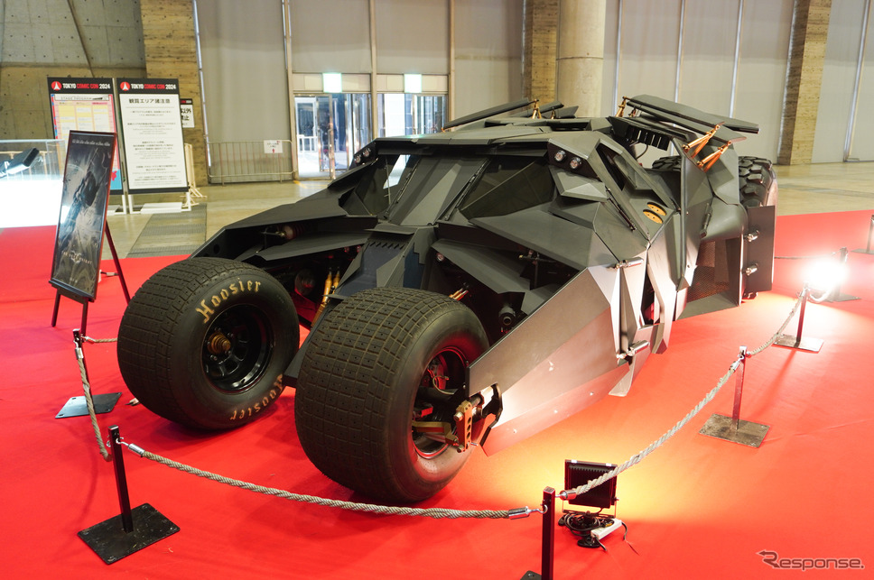 『バットマン・ビギンズ』のバットモービル(東京コミコン2024)《写真撮影 宮崎壮人》