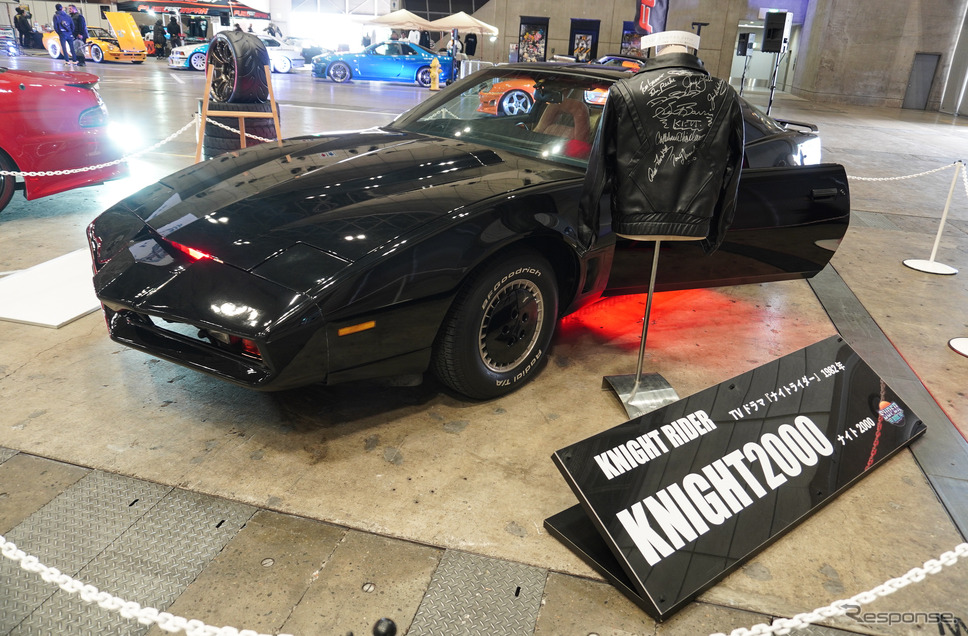 「スーパーライド」コーナーに展示されている『ナイトライダー』ナイト2000(東京コミコン2024)《写真撮影 宮崎壮人》
