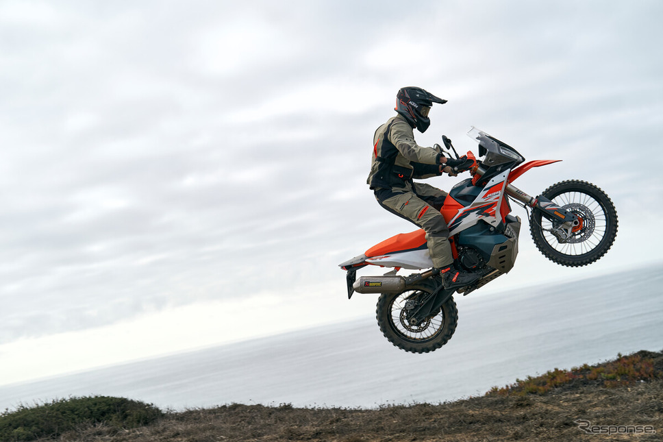 KTM 890 アドベンチャー Rの2025年モデル《photo by KTM》