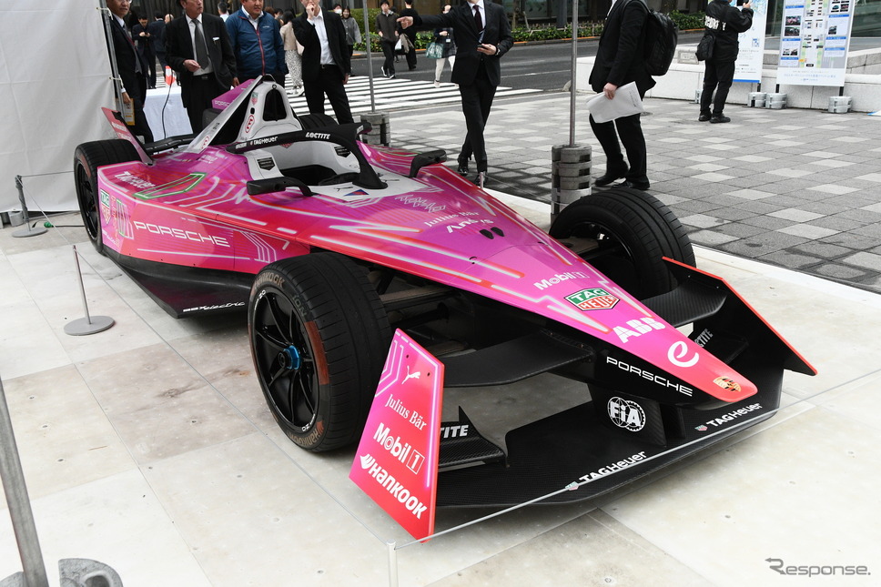 ポルシェ99Xエレクトロニック（フォーミュラE）／（行幸通り会場《写真撮影　諸星陽一》