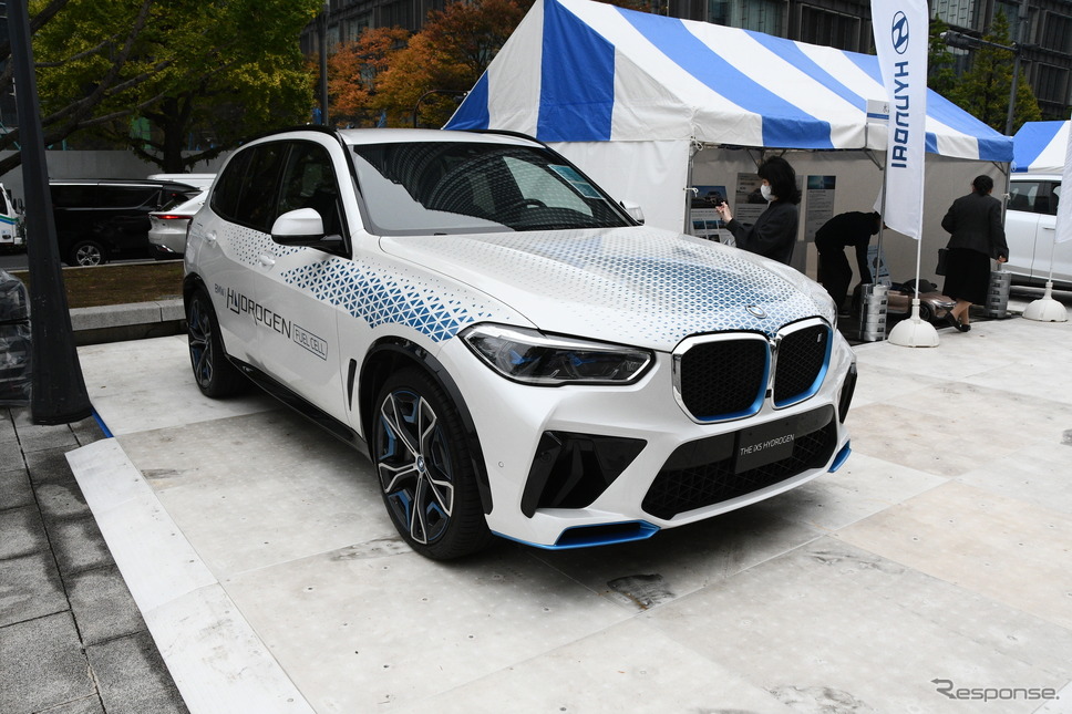 BMW i5ハイドロジェン／（行幸通り会場《写真撮影　諸星陽一》