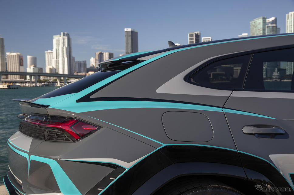 米マイアミ文化に着想を得てカスタマイされたランボルギーニ『ウルスSE』《photo by Lamborghini》
