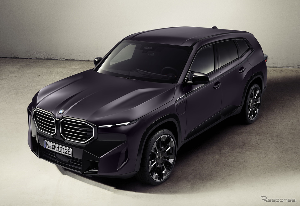 2025 BMW XM by Kith(BMW Individual Frozen Techno Violet メタリック)《photo by BMW》
