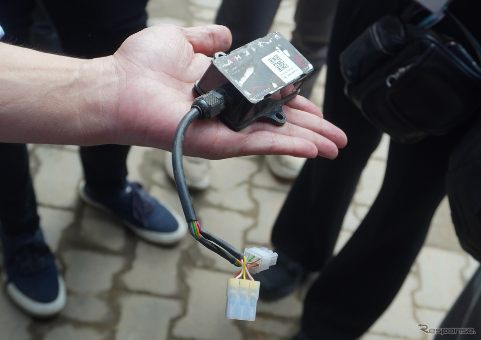 MBSIが提供するバイクに取り付けられるIoTデバイス。使用状況などから適切なメンテナンスを呼びかける《写真撮影 宮崎壮人》