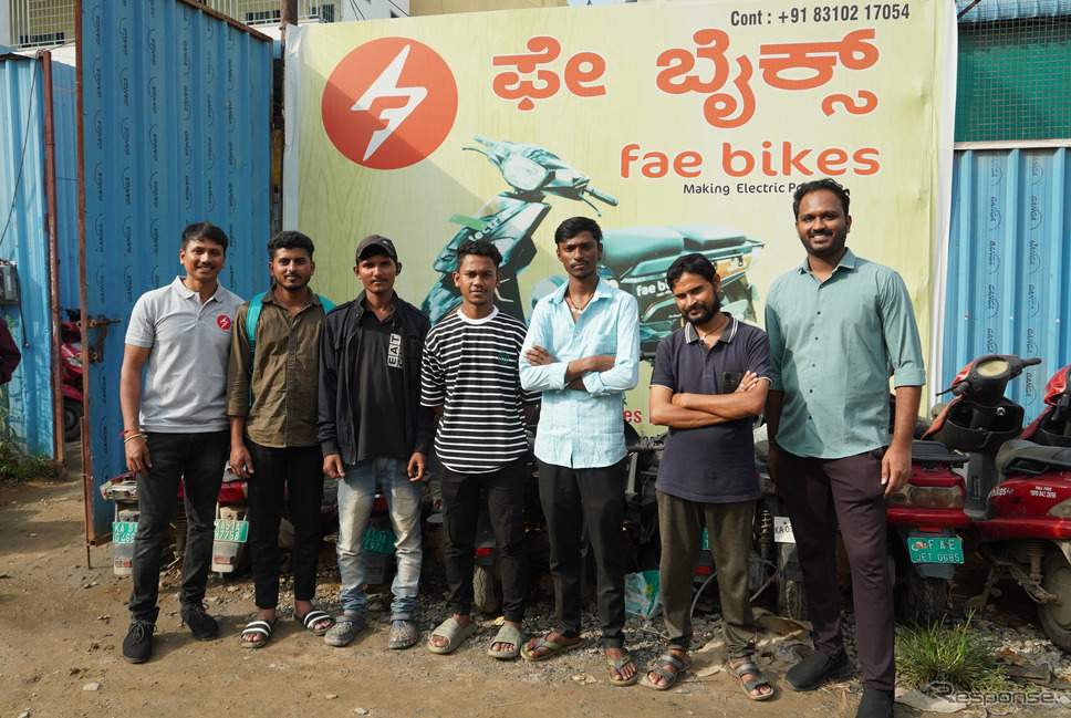 FAEBIKES(フェーバイク)のユーザー(中央の5名)《写真撮影 宮崎壮人》