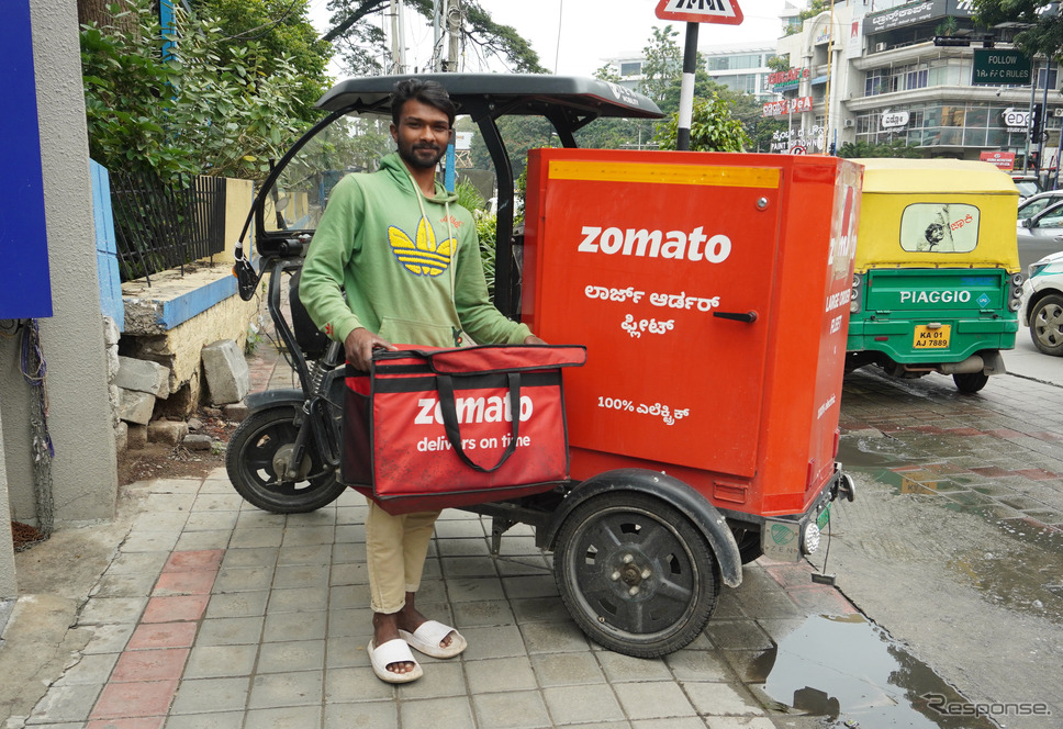 フードデリバリー大手の「zomato」でもMBSIの車両が活躍している《写真撮影 宮崎壮人》