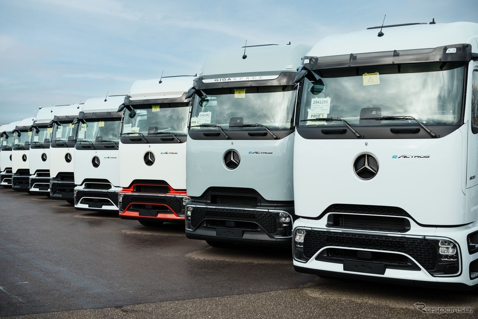 メルセデスベンツの新型電気トラック『eアクトロス 600』《photo by Mercedes-Benz》