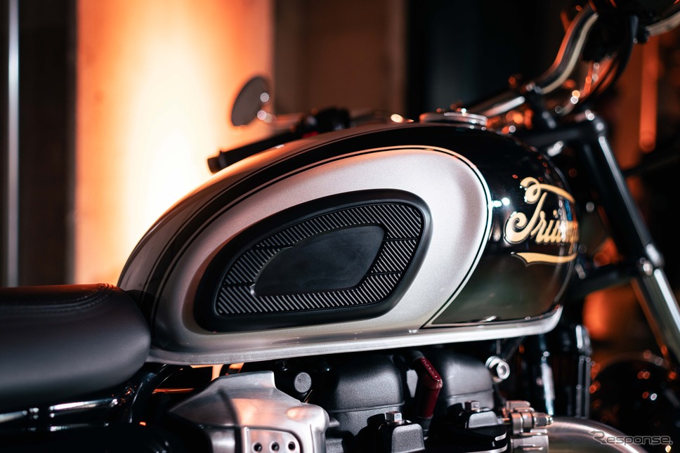 トライアンフ アイコン エディション《写真提供 トライアンフモーターサイクルズジャパン》