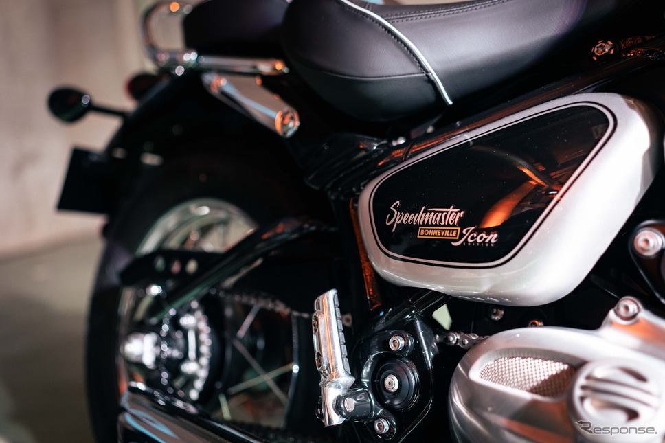 トライアンフ アイコン エディション《写真提供 トライアンフモーターサイクルズジャパン》