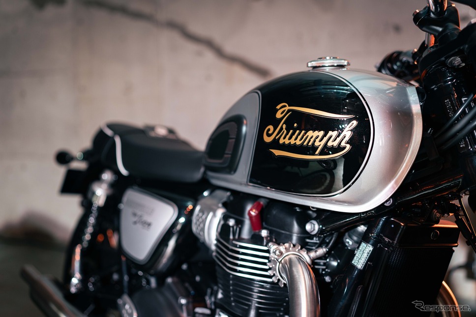 トライアンフ アイコン エディション《写真提供 トライアンフモーターサイクルズジャパン》