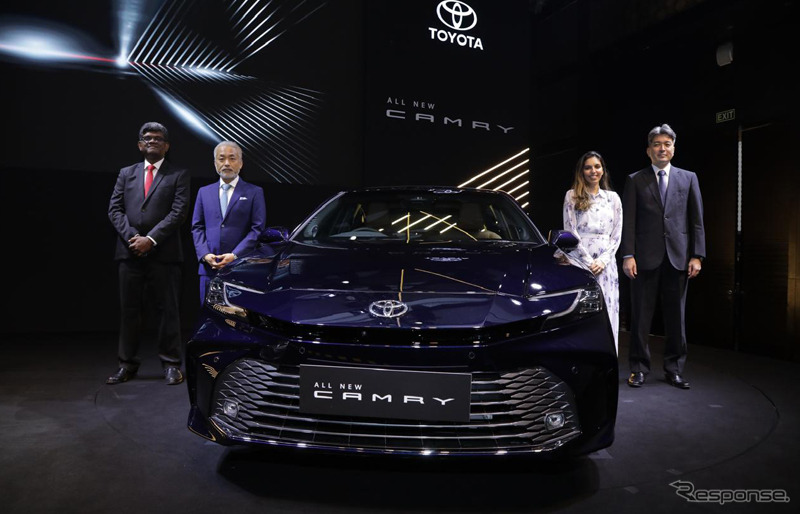 トヨタ・カムリ・ハイブリッド新型(インド仕様)《photo by Toyota》