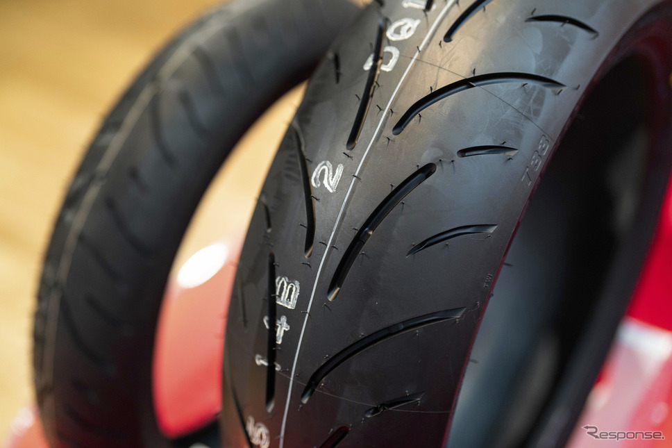 ブリヂストン「BATTLAX SPORT TOURING T33」《写真撮影 望月勇輝》