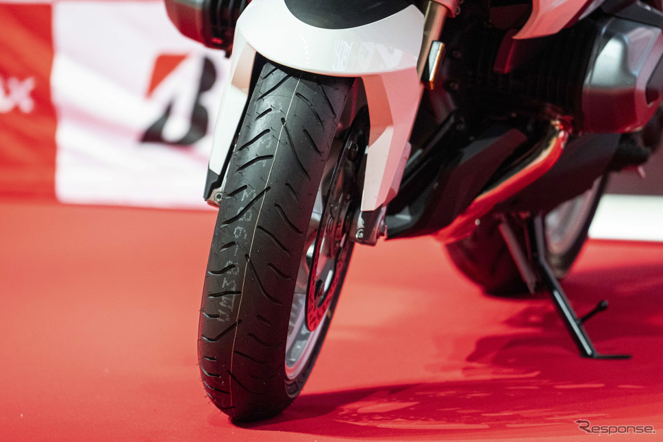 ブリヂストン「BATTLAX SPORT TOURING T33」《写真撮影 望月勇輝》