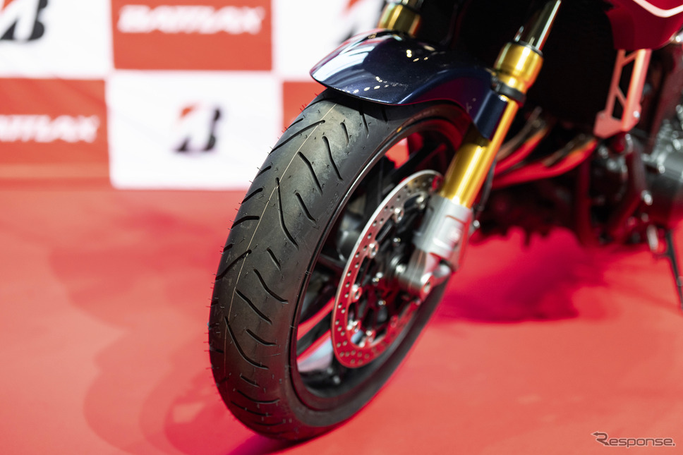 ブリヂストン「BATTLAX SPORT TOURING T33」《写真撮影 望月勇輝》