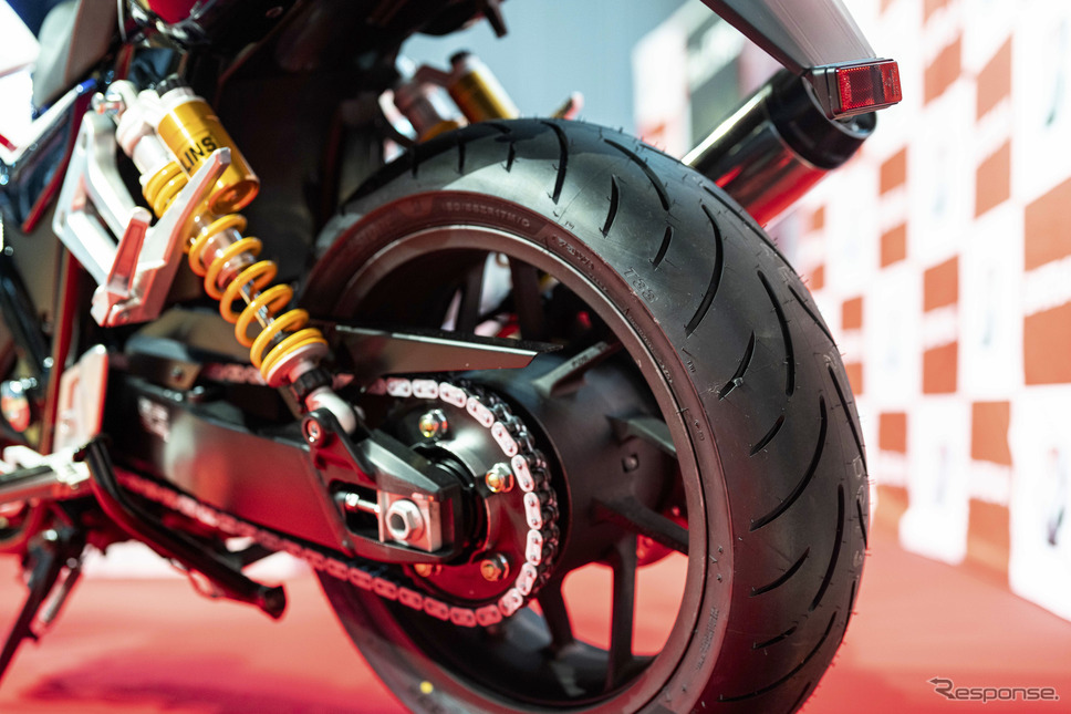 ブリヂストン「BATTLAX SPORT TOURING T33」《写真撮影 望月勇輝》
