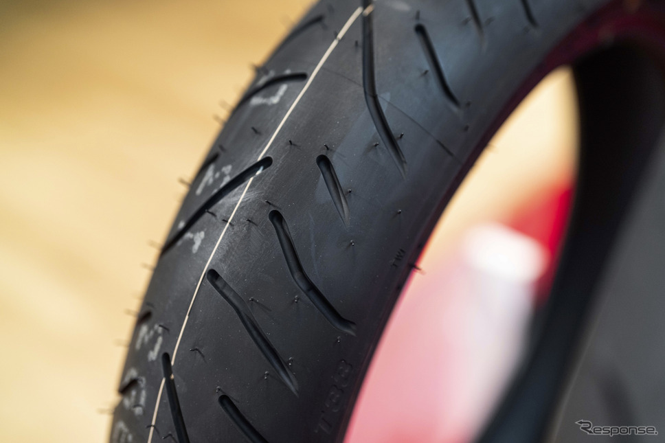 ブリヂストン「BATTLAX SPORT TOURING T33」《写真撮影 望月勇輝》