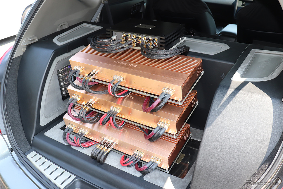 LCサウンドファクトリー(栃木県宇都宮市)にて製作されたオーディオカー(日産・ムラーノ)。《Photo by 太田祥三》