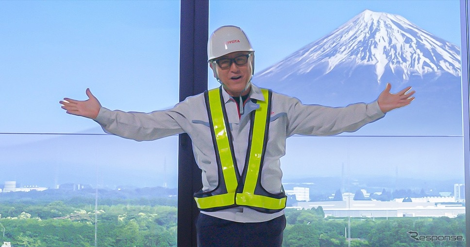 CES 2025ティザー動画で「ウェルカム・トゥ・ウーブン・シティ」と呼びかけるトヨタ豊田章男代表取締役会長《写真提供 トヨタ自動車》
