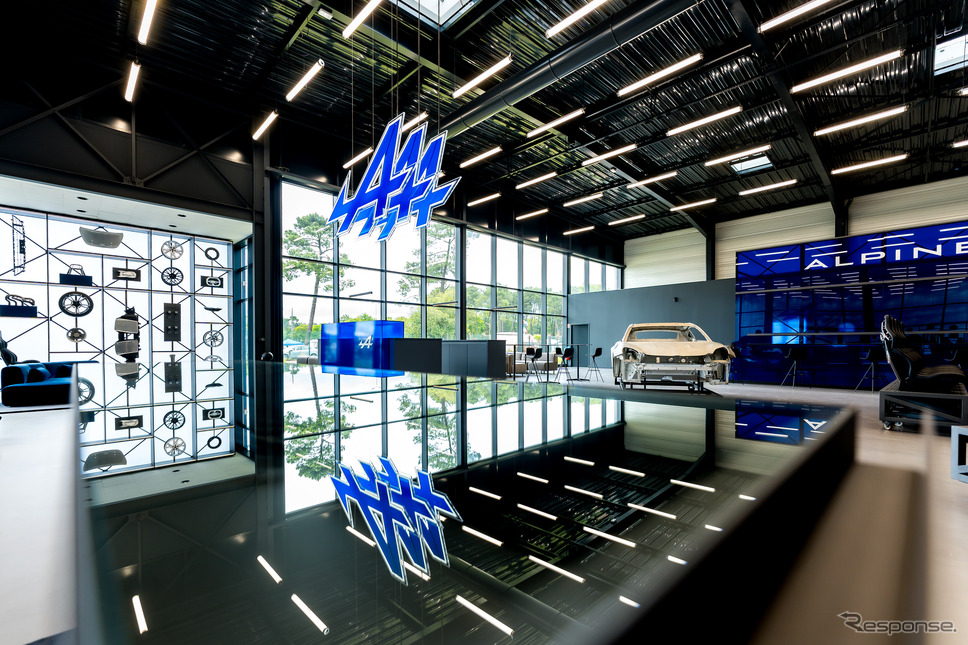 アルピーヌがル・マンに初の体験センター「ラ・ピスト・ブルー」開業《photo by Alpine》