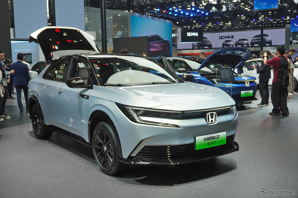 広汽ホンダのEV『e:NP2』(北京モーターショー2024)《写真撮影 宮崎壮人》