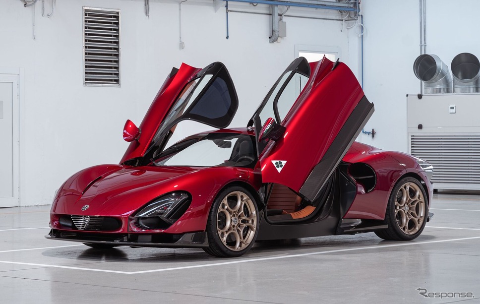 アルファロメオ『33ストラダーレ』新型の第1号車を生産完了《photo by Alfa Romeo》