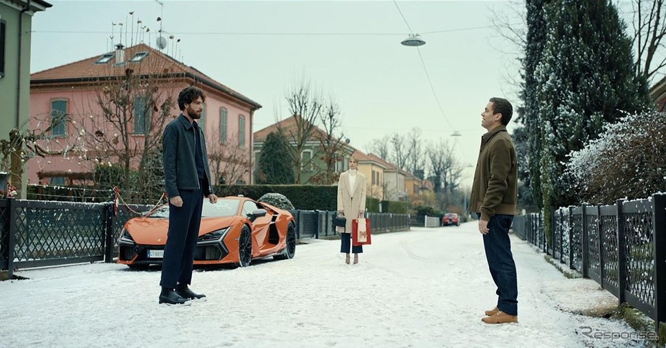 ランボルギーニのクリスマス映像『スノーボール』《photo by lamborghini》