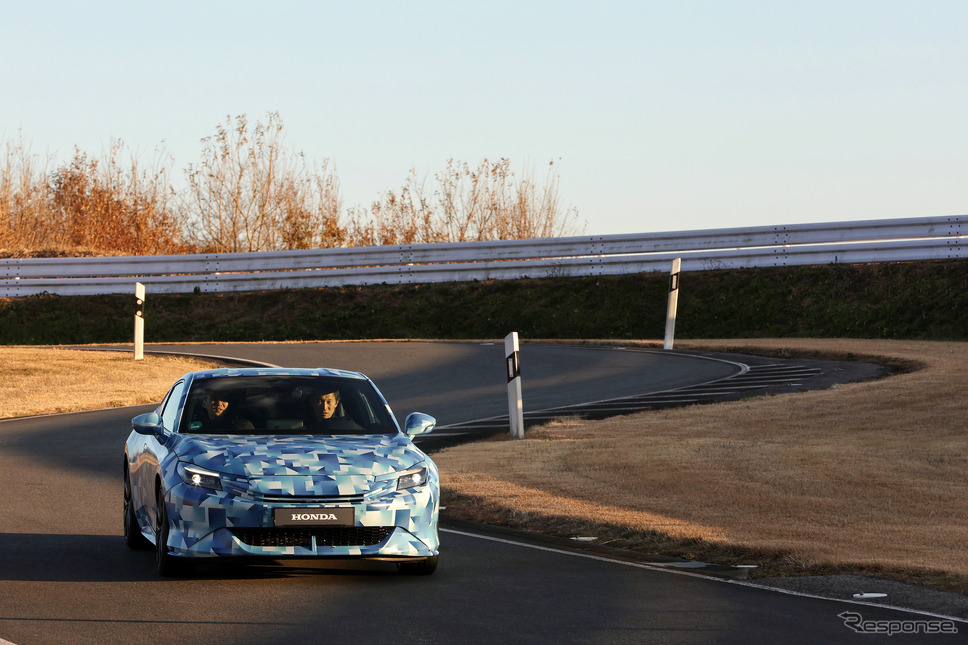 ホンダの次世代小型e:HEVシステムを搭載したプレリュード プロトタイプ《写真提供 本田技研工業》