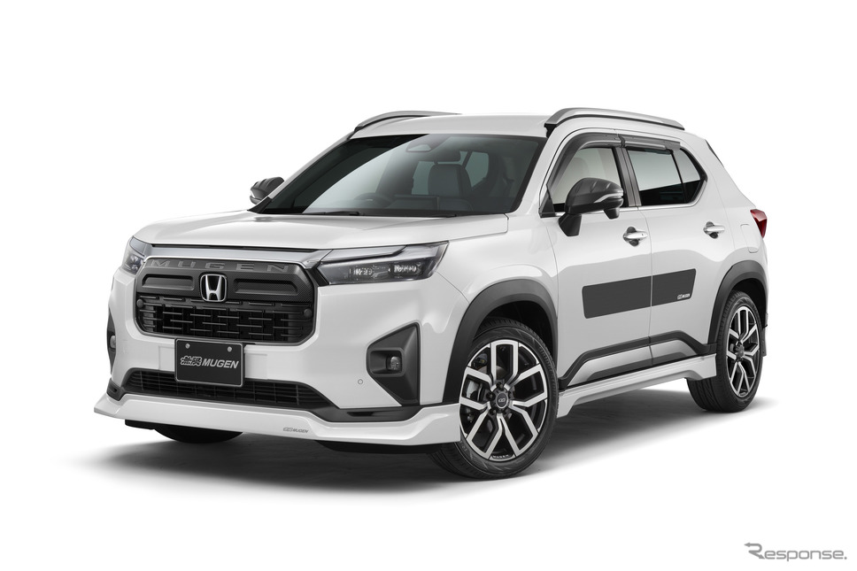 無限が開発中のホンダ『WR-V』用パーツ、エアロ:プラチナホワイト・パール/ホイール:マットガンメタリックミラーフェイス《写真提供 無限》