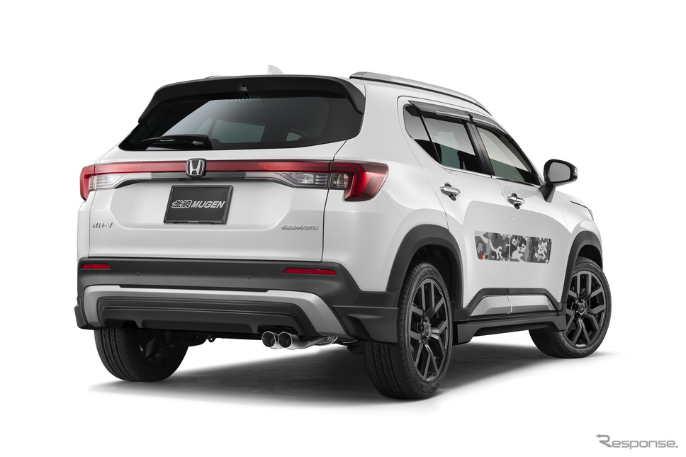 無限が開発中のホンダ『WR-V』用パーツ、エアロ:マットブラック/ホイール:フラットブラック《写真提供 無限》