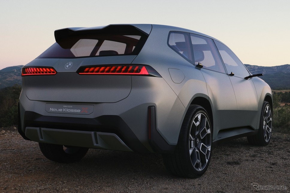 BMWビジョン・ノイエクラッセX《photo by BMW》