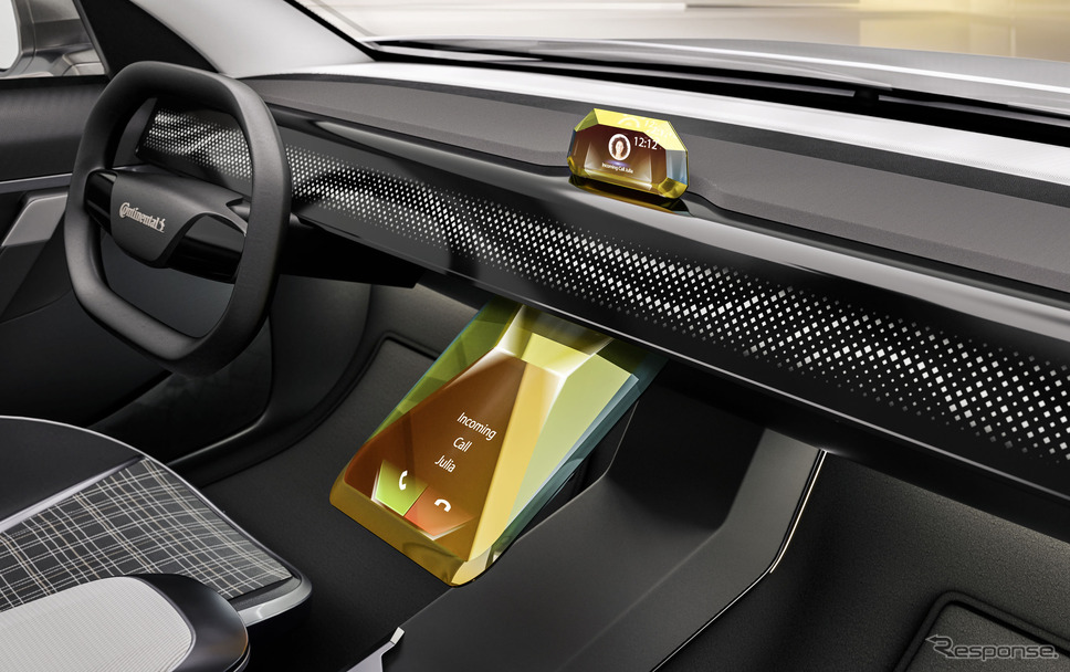 コンチネンタルとスワロフスキーの「エモーショナルコックピット」《photo by continental》