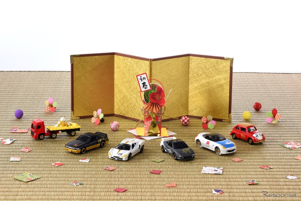 新年を祝うくじ形式のトミカ「百福トミカ」《写真提供 タカラトミー》