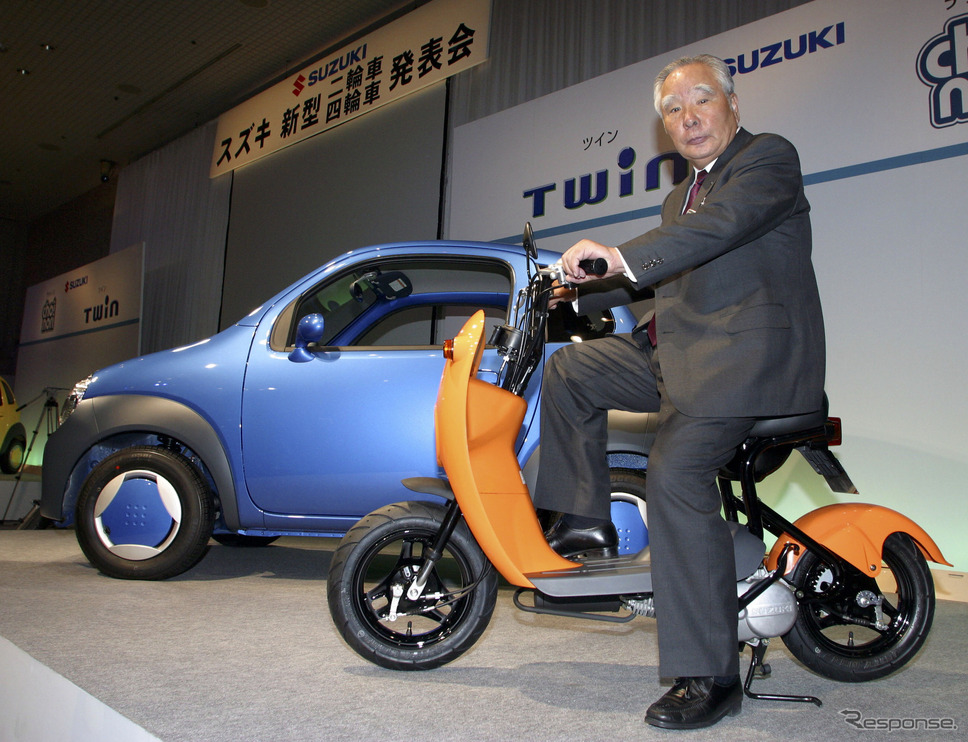 2003年、ツインとチョイノリの発表会で《Photo by Junko Kimura/Getty Images News/ゲッティイメージズ》