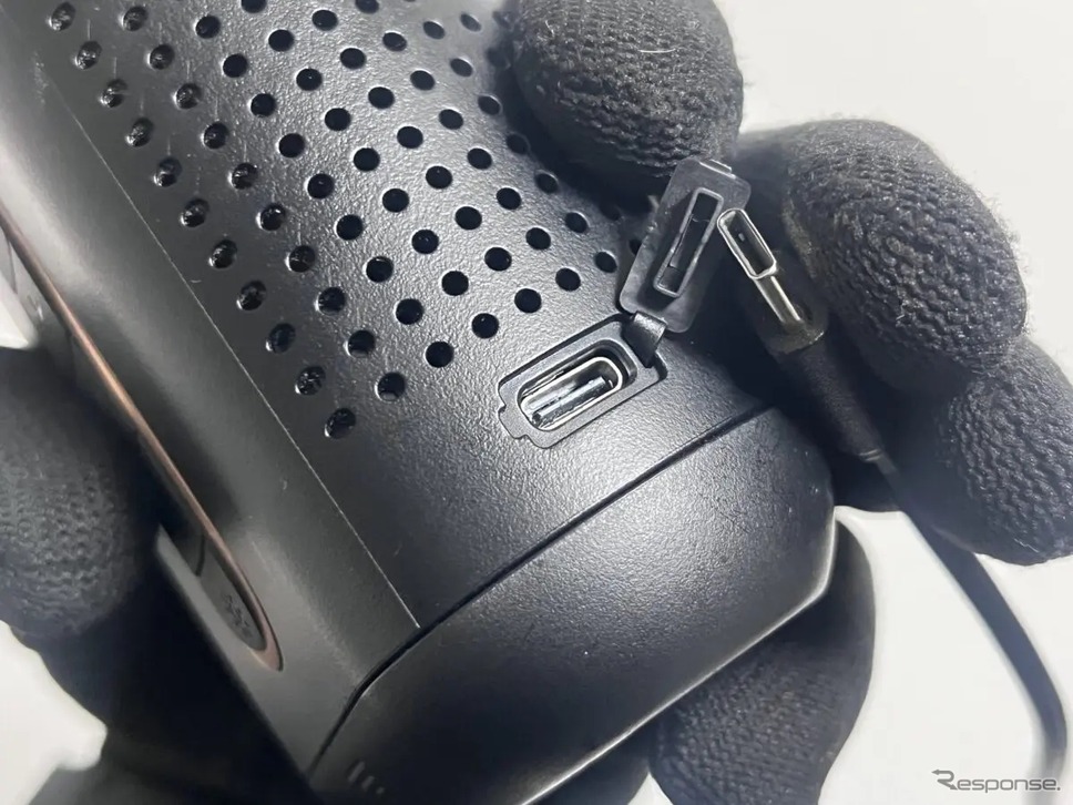 バイク用に特化した電動エアポンプ「スマートエアーマルチポンプ SAP2000」《写真提供 カスタムジャパン》
