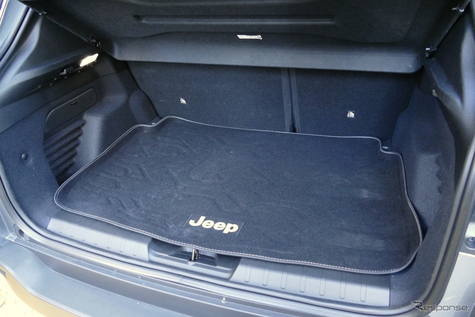 ジープ アベンジャー アティテュード(JEEP Avenger Altitude)《写真撮影 島崎七生人》