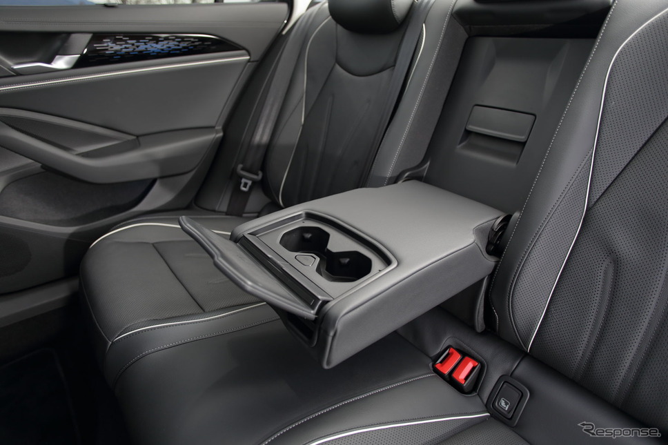 VW パサート 新型(eハイブリッド エレガンス)《写真撮影 南陽一浩》