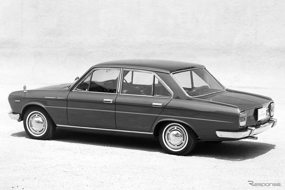 2代目セドリック（1965年）《写真提供 日産自動車》