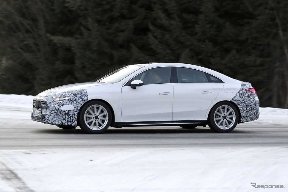 メルセデスベンツ CLA 次期型、ICE搭載仕様のプロトタイプ《APOLLO NEWS SERVICE》