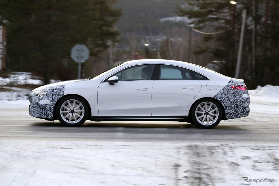 メルセデスベンツ CLA 次期型、ICE搭載仕様のプロトタイプ《APOLLO NEWS SERVICE》