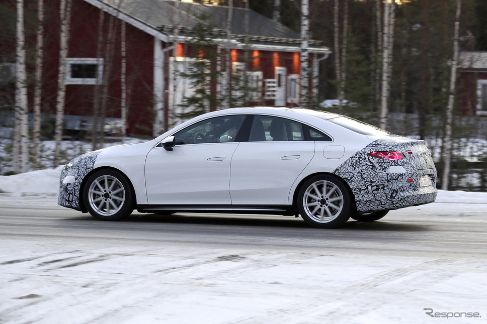 メルセデスベンツ CLA 次期型、ICE搭載仕様のプロトタイプ《APOLLO NEWS SERVICE》