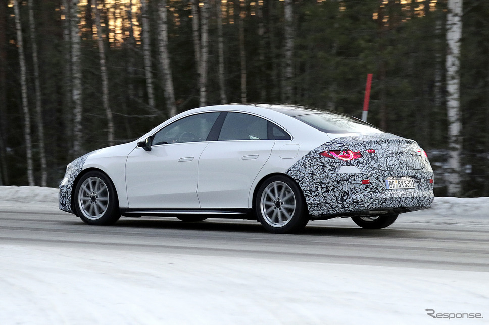 メルセデスベンツ CLA 次期型、ICE搭載仕様のプロトタイプ《APOLLO NEWS SERVICE》