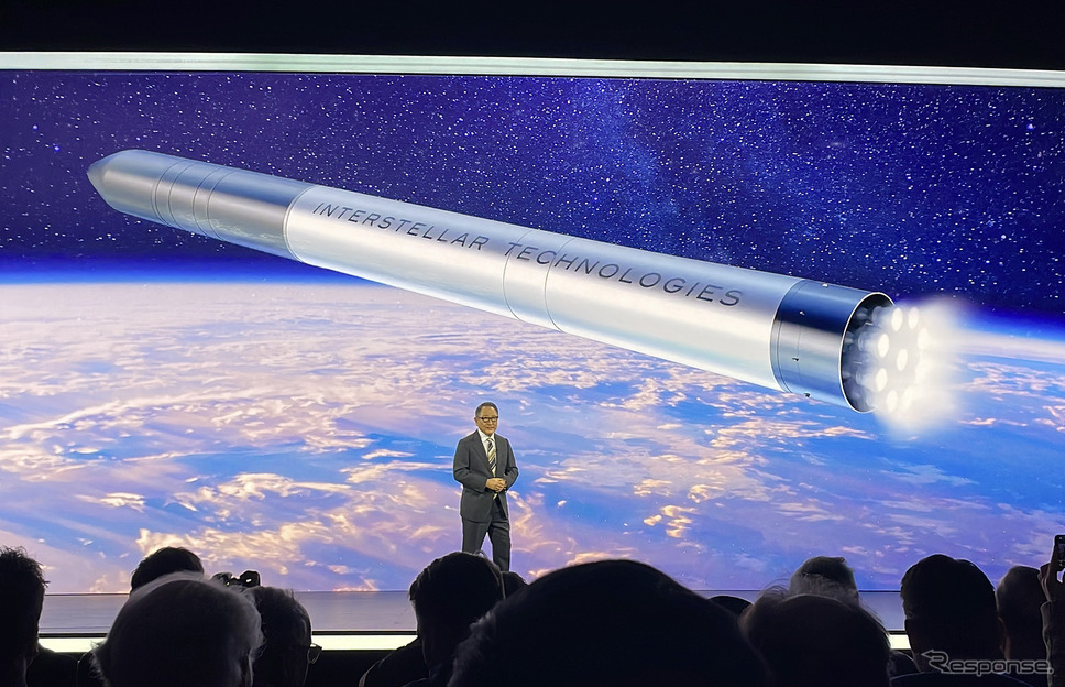 CES 2025に登壇した豊田章男会長《写真撮影 山本ちひろ》