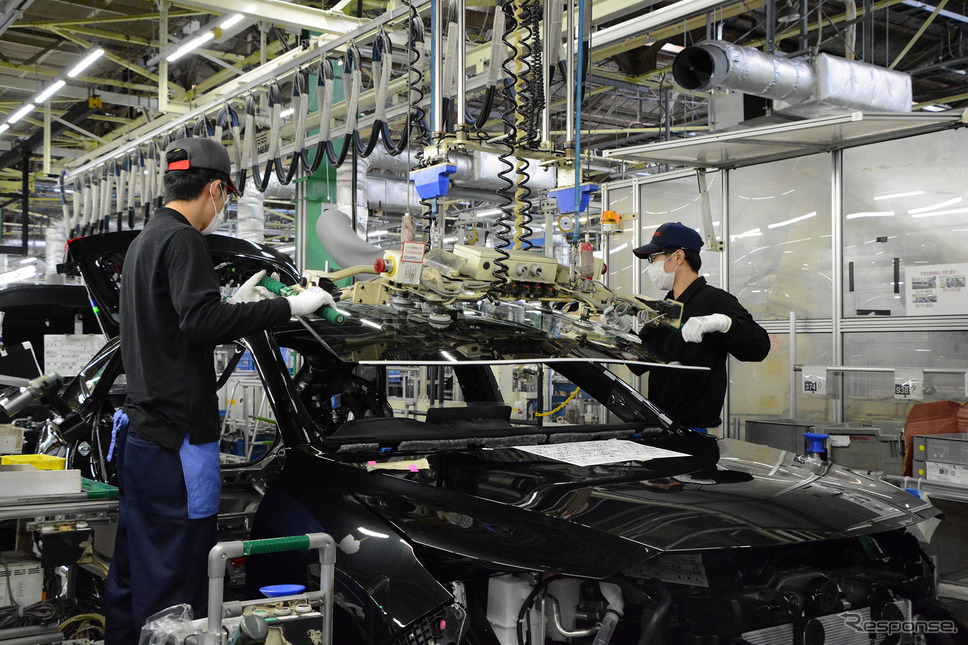 自動車総連、今春闘でベア目安1万2000円、年間休日5日増も要求へ(写真はトヨタ自動車高岡工場)《写真提供 トヨタ自動車》
