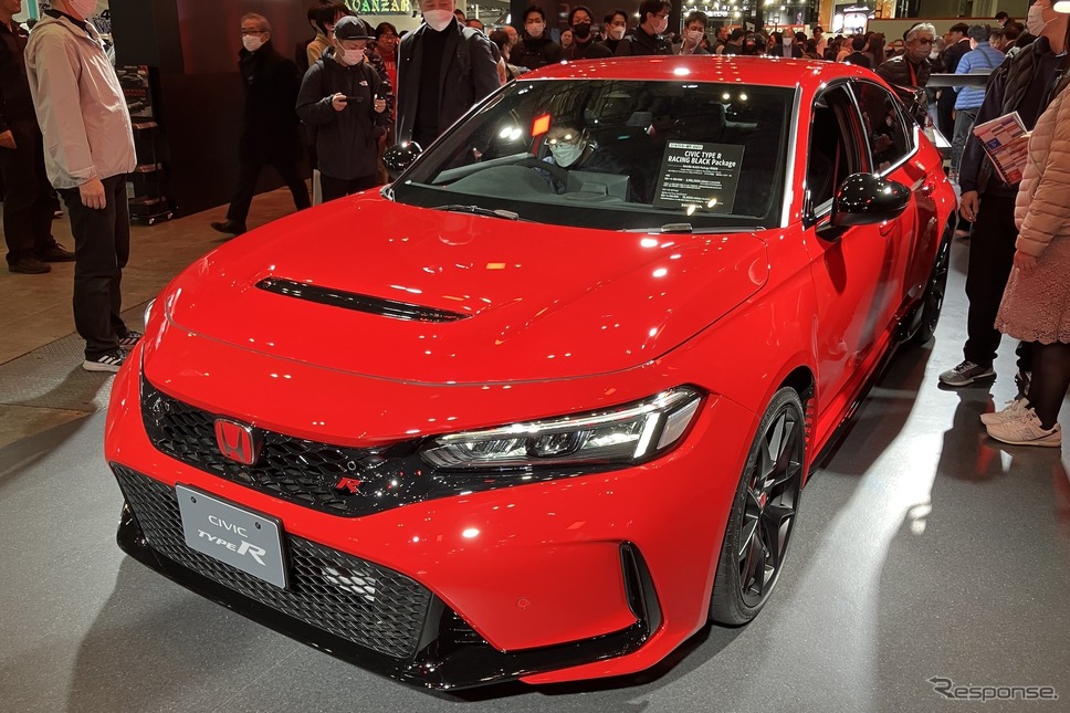 シビックタイプRレーシングブラック・パッケージ(東京オートサロン2025)《写真撮影 高木啓》