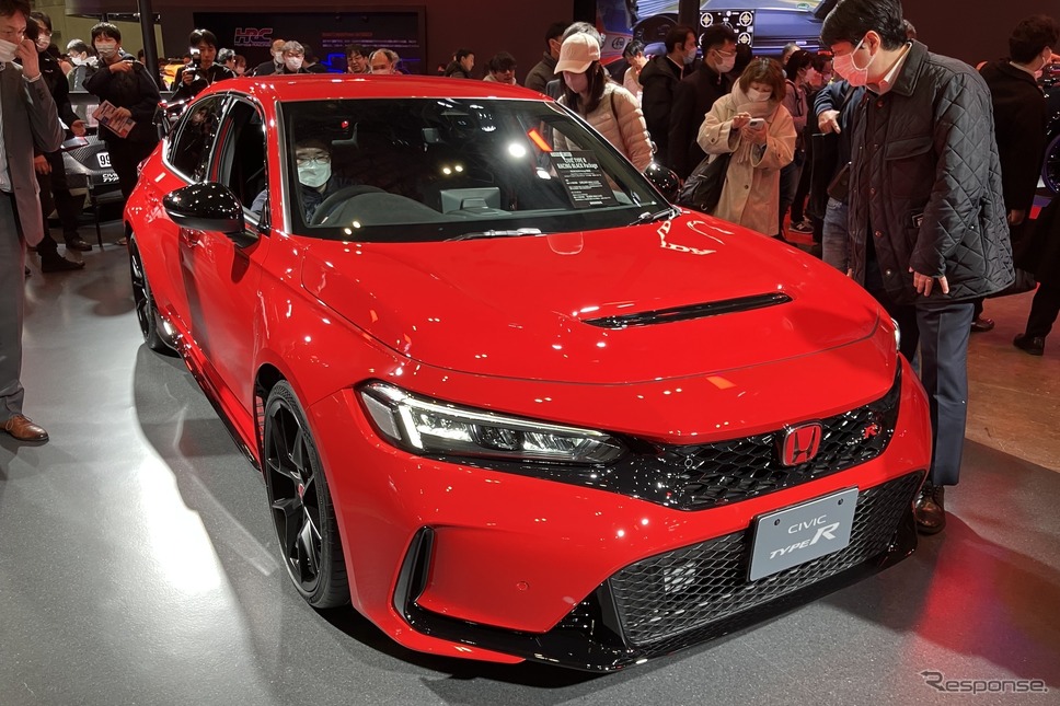 シビックタイプRレーシングブラック・パッケージ(東京オートサロン2025)《写真撮影 高木啓》