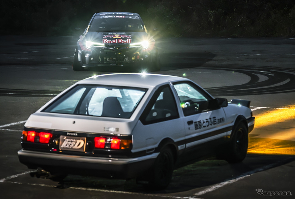 レッドブル・ジャパンが『頭文字D』とコラボ、ロバンペラの『GRカローラ』と藤原拓海の『AE86』が峠でバトル…東京オートサロン2025Kunihisa Kobayashi/Red Bull Content Pool